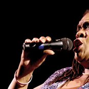 Angela Brown - List pictures