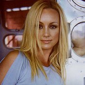 Tara Maclean - List pictures