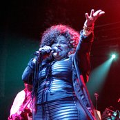 Chaka Khan - List pictures