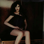 Ivi Adamou - List pictures