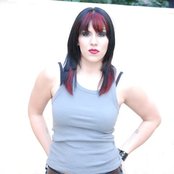 Gina Glocksen - List pictures