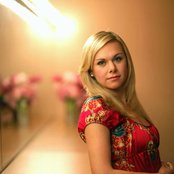 Laura Bell Bundy - List pictures