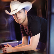 Justin Moore - List pictures
