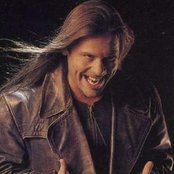 Bruce Dickinson - List pictures