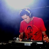 Gareth Emery - List pictures