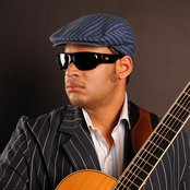 Raul Midon - List pictures