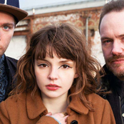 Chvrches - List pictures