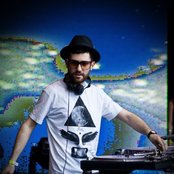 A-trak - List pictures