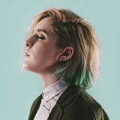 Shura - List pictures