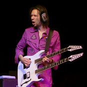 Paul Gilbert - List pictures