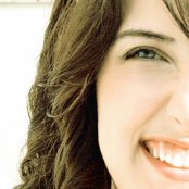 Clarice Falcão - List pictures