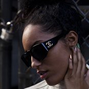 Miloh Smith - List pictures