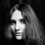 Nicole Sabouné - List pictures