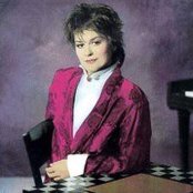 K.t. Oslin - List pictures