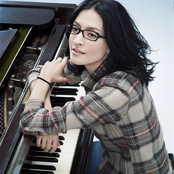 Angela Aki - List pictures