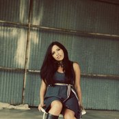 Laura Marie - List pictures