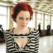 Anneke Van Giersbergen - List pictures