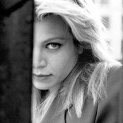 Taylor Dayne - List pictures