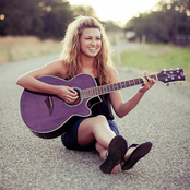 Tori Kelly - List pictures