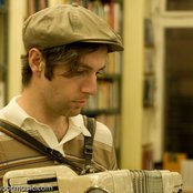 Laura Gibson - List pictures