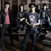 The Temper Trap - List pictures