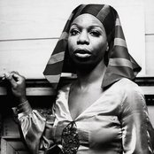 Simone Nina - List pictures