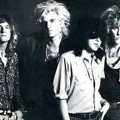 The Joneses - List pictures