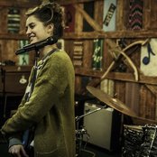 Moxie Raia - List pictures