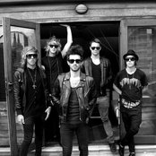 Amy Meredith - List pictures