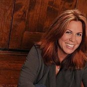 Victoria Shaw - List pictures