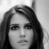 Joyce Jonathan - List pictures