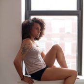 Marsha Ambrosius - List pictures