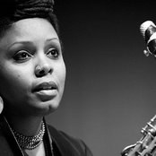 Matana Roberts - List pictures