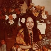 Yvonne Elliman - List pictures