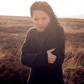 Andrea Corr - List pictures