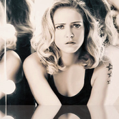 Mei Finegold - List pictures