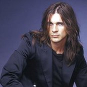 Juanes - List pictures