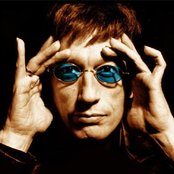 Robin Gibb - List pictures