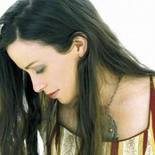 Alanis Morissette - List pictures
