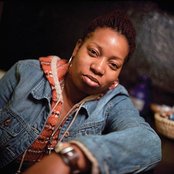 Bahamadia - List pictures