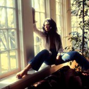 Buffy Sainte-marie - List pictures