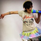 Emily Wells - List pictures