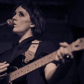 Cate Le Bon - List pictures