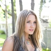 Tara Oram - List pictures