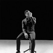 Maxwell - List pictures