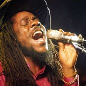 Dennis Brown - List pictures