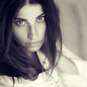 Ariana And The Rose - List pictures