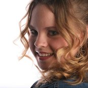 Holly Tucker - List pictures