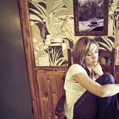 Felicity Urquhart - List pictures