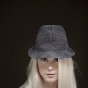 Tina Dickow - List pictures